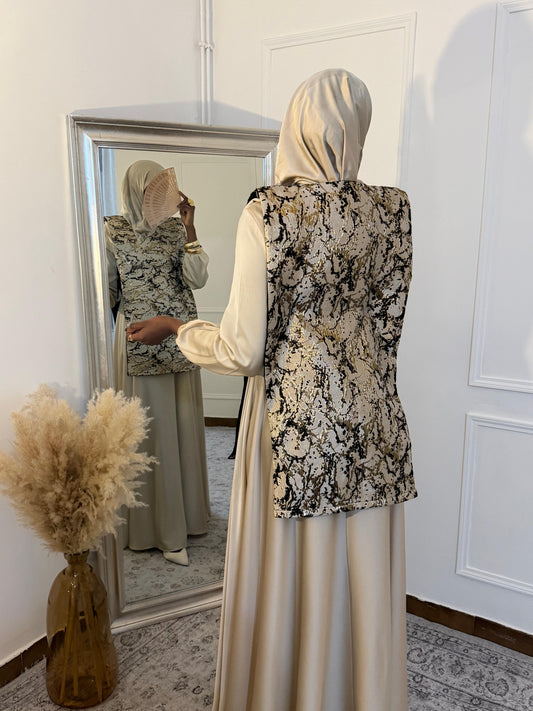 Cape élégante en brocart crème, noir et or