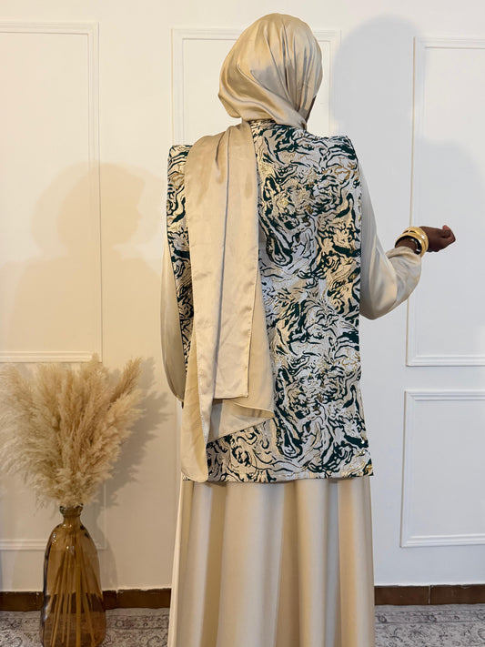 Cape élégante en brocart vert profond et or