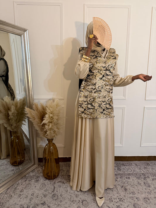 Cape élégante en brocart crème, noir et or