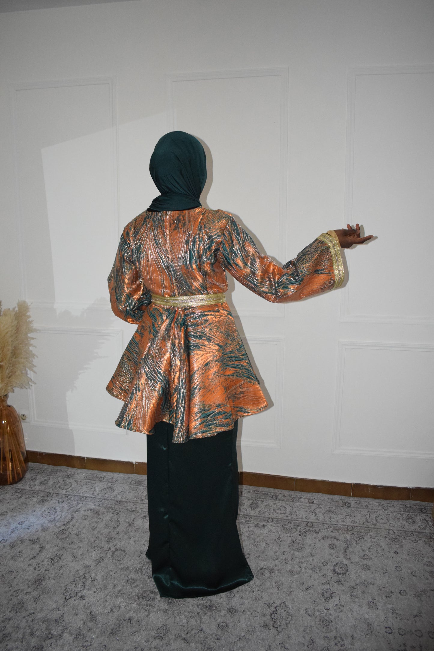 Ensemble haut en brocart et jupe en satin