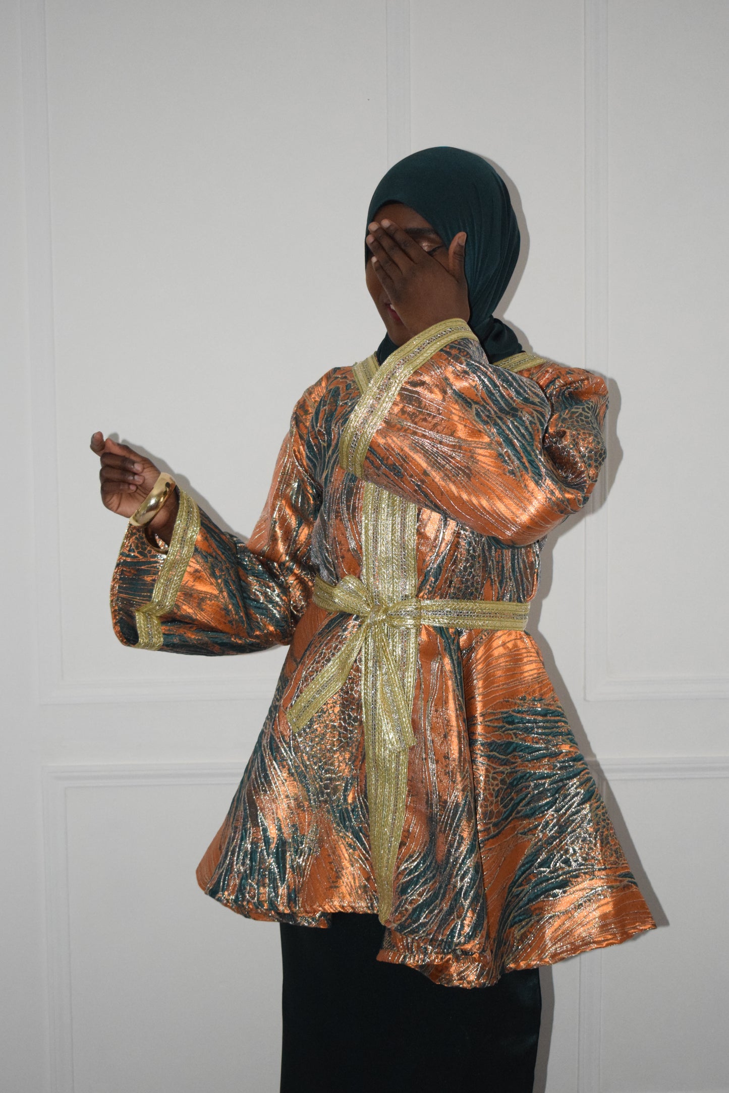 Ensemble haut en brocart et jupe en satin