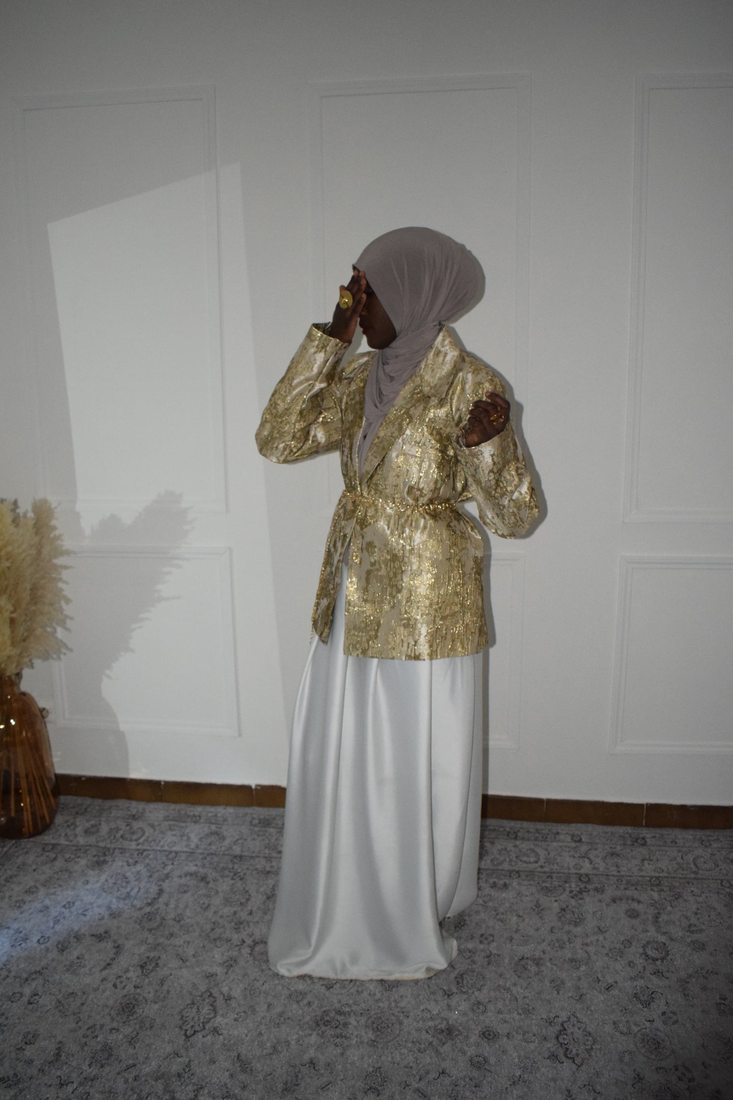 Veste en brocart doré